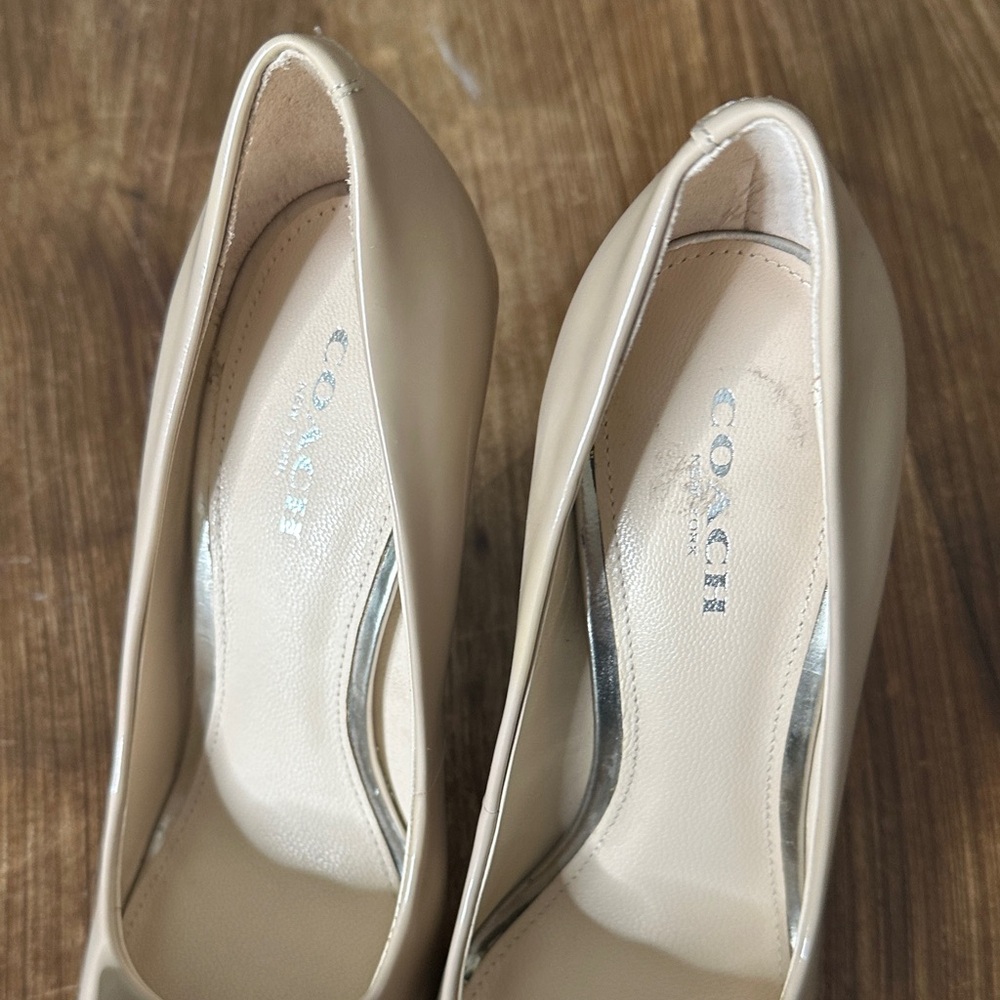 Coach Nude Patent Leather Pointed Toe Pumps with Bow - Picture 4 of 12